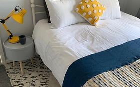 The Hideaway, Calm, Cozy, Dog Friendly Retreat