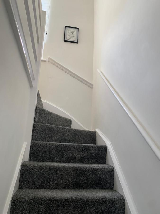 The Hideaway, Calm, Cozy, Dog Friendly Retreat Apartment Cheltenham Exterior photo